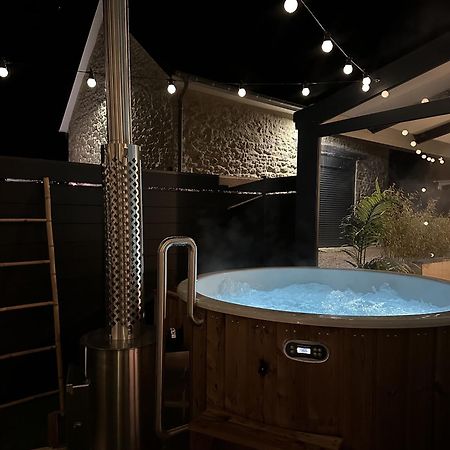 Le Lodge Spa Saint-Laurent-d'Andenay Εξωτερικό φωτογραφία