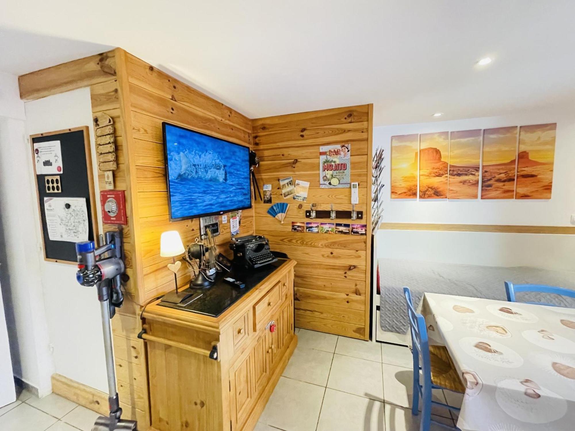 Le Lodge Spa Saint-Laurent-d'Andenay Εξωτερικό φωτογραφία
