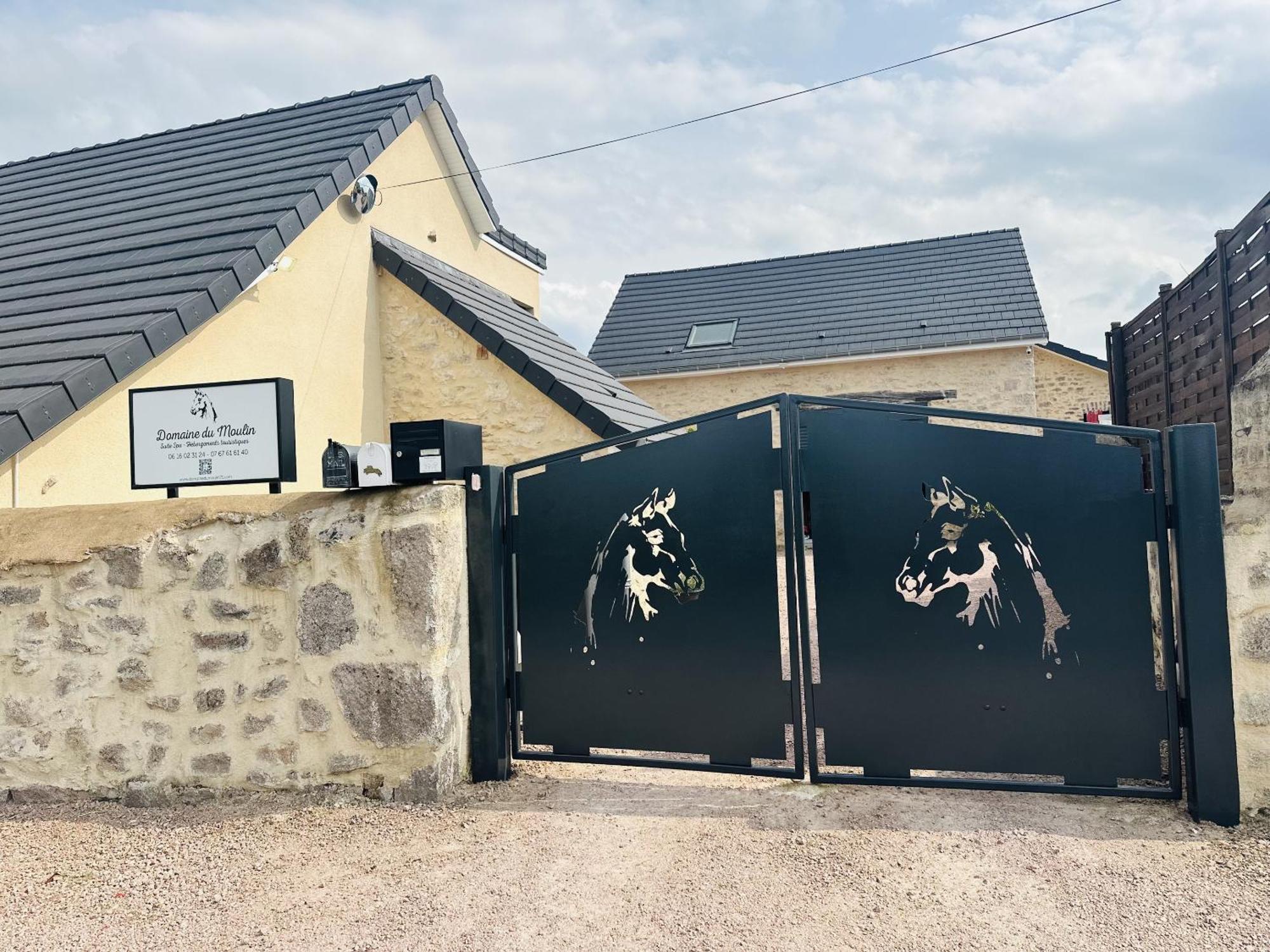 Le Lodge Spa Saint-Laurent-d'Andenay Εξωτερικό φωτογραφία